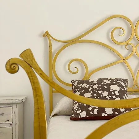 بيت ضيافة Casa Chiara ليباري